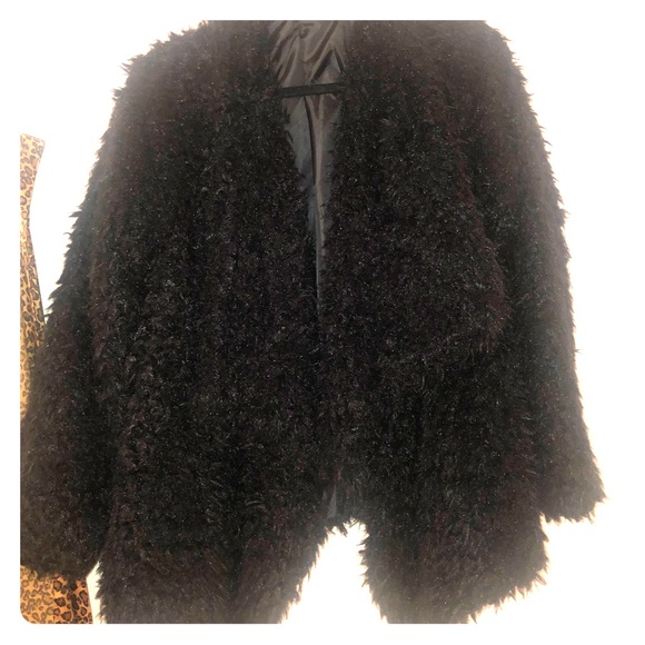 Jackets & Blazers - Super warm fur coat!